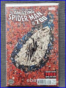 Marvel Comics The Amazing Spider-Man #700 SIGNED BY STAN LEE