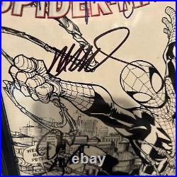 Stan Lee Signed + 4 More Amazing Spider-man #1 B&W Variant 9.0 CBCS Slabbed 1-1